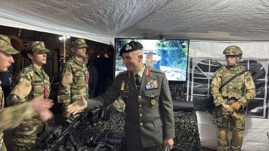 Photo of Ο… επικοινωνιακός Αρχηγός ΓΕΣ στα Τρίκαλα – Χαμόγελα, χαιρετισμοί και πολλή… κάμερα!