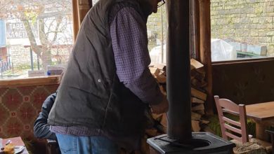 Photo of Χαλίκι Ασπροποτάμου: Εκεί όπου ένας άνθρωπος κρατά ζωντανό ένα ολόκληρο χωριό