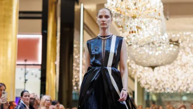 Photo of Τo Golden Hall μεταμορφώθηκε σε ένα άκρως εντυπωσιακό catwalk γεμάτο λάμψη, στυλ και πολυτέλεια