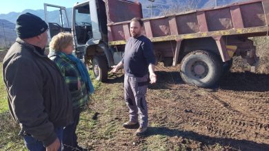 Photo of Αυτοψία της Αντιδημάρχου Α’ Τομέα Ελένης Πούλιου σε συνεργασία με τον χειριστή Θόδωρο Καραίσκο στο πεδίο