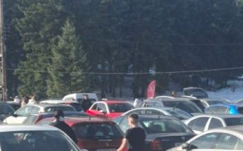 Photo of Χιόνια έξω, χαμόγελα μέσα: Απόδραση στα χιονοδρομικά