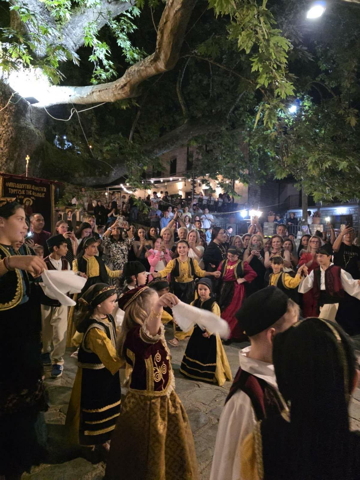 Φωτογραφία από τη βράβευση επιτυχόντων στην Τζούρτζια