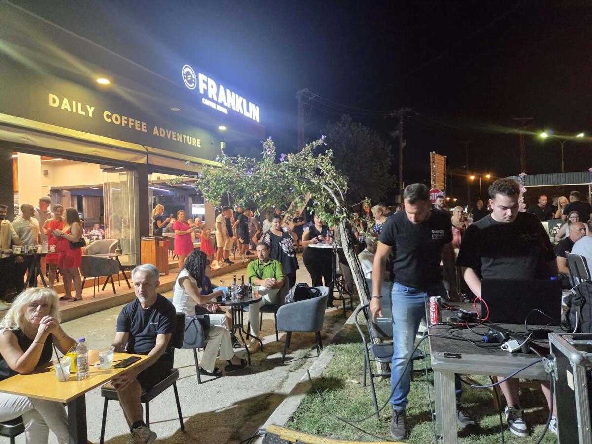 Ο Τριαντάφυλλος στο opening του Franklin Coffee House